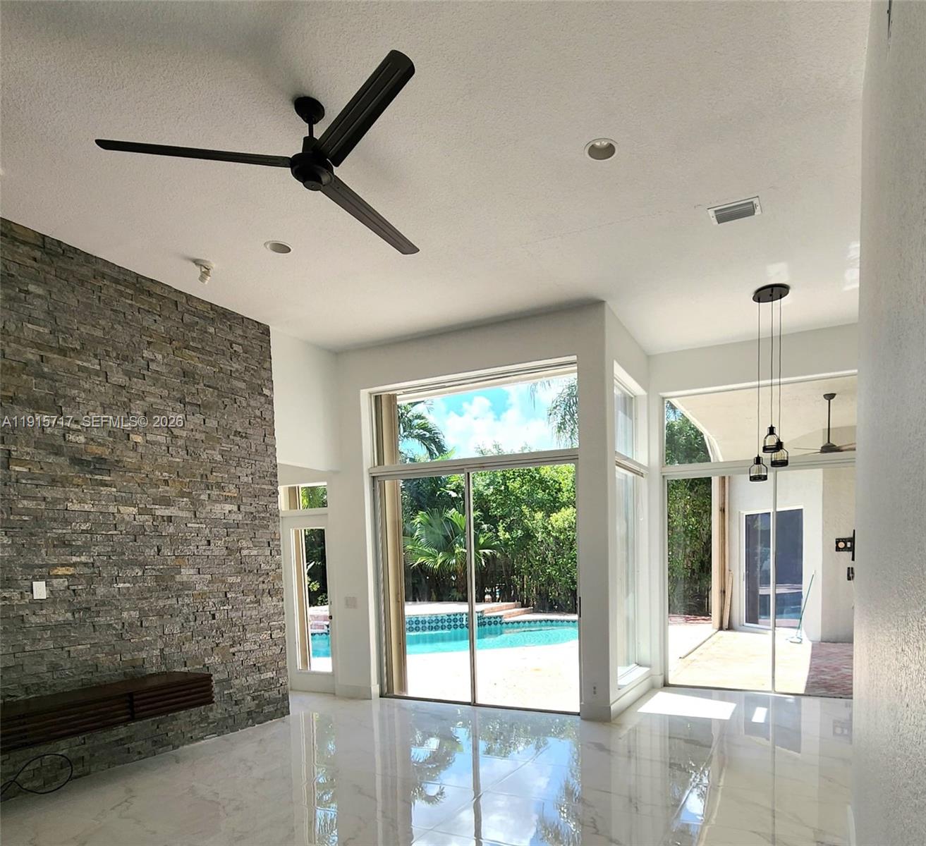 THE ISLANDS - Residential