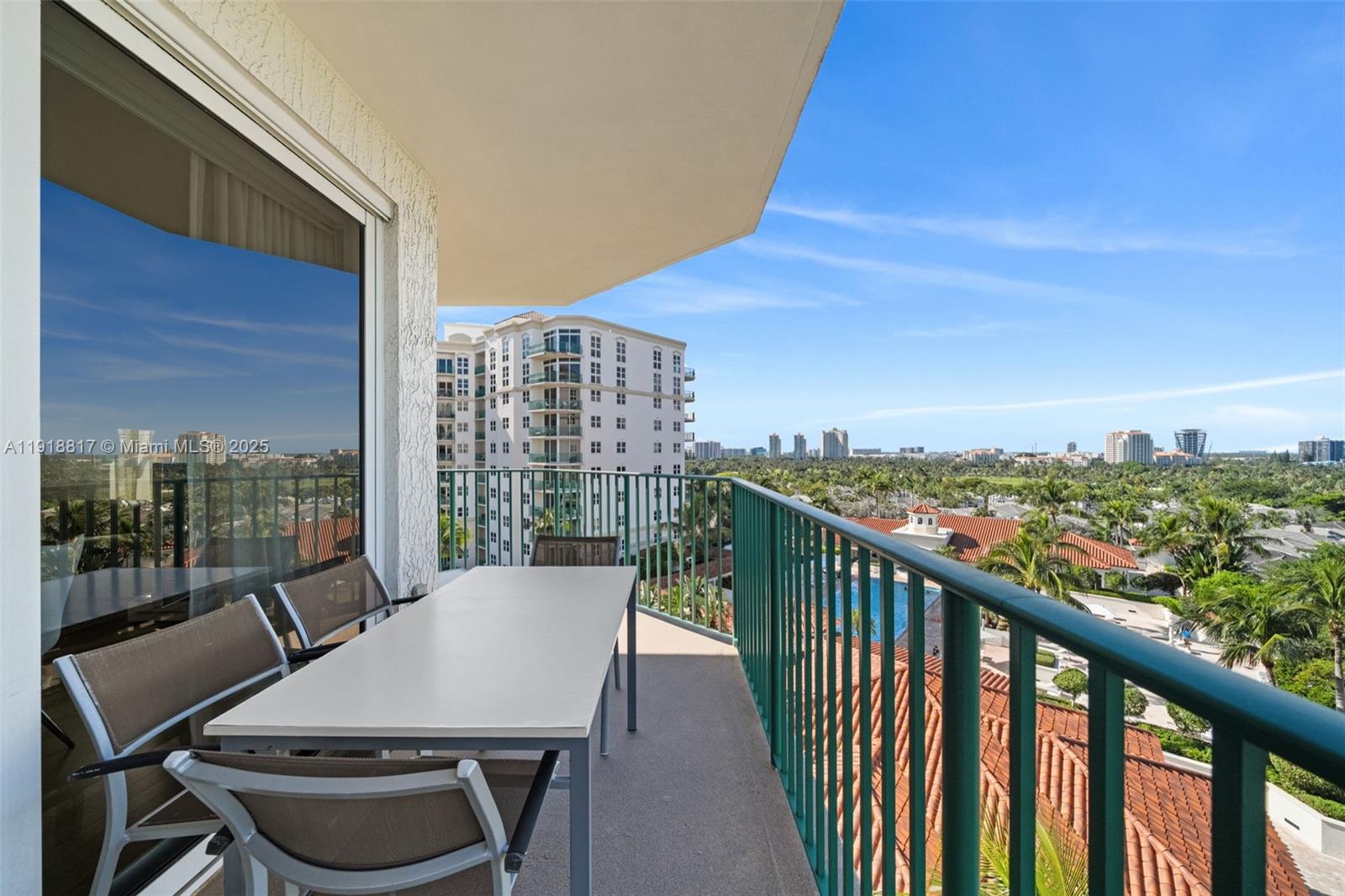 TURNBERRY VLG NO TOWER CO - Residential Lease