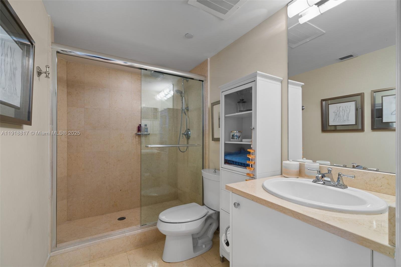 TURNBERRY VLG NO TOWER CO - Residential Lease