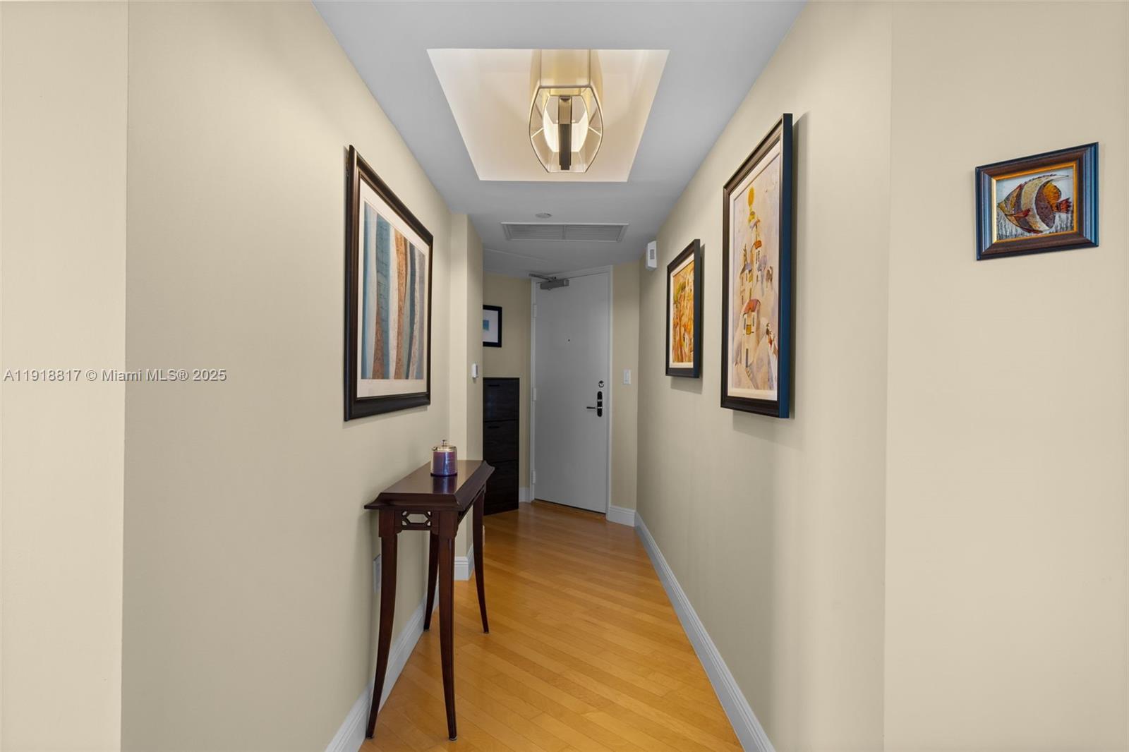 TURNBERRY VLG NO TOWER CO - Residential Lease