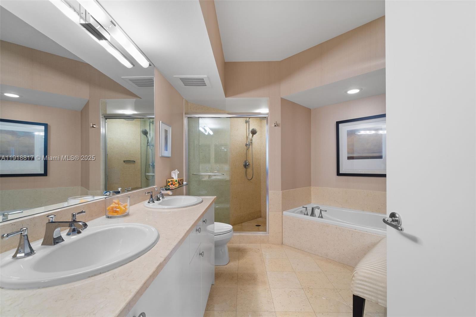 TURNBERRY VLG NO TOWER CO - Residential Lease