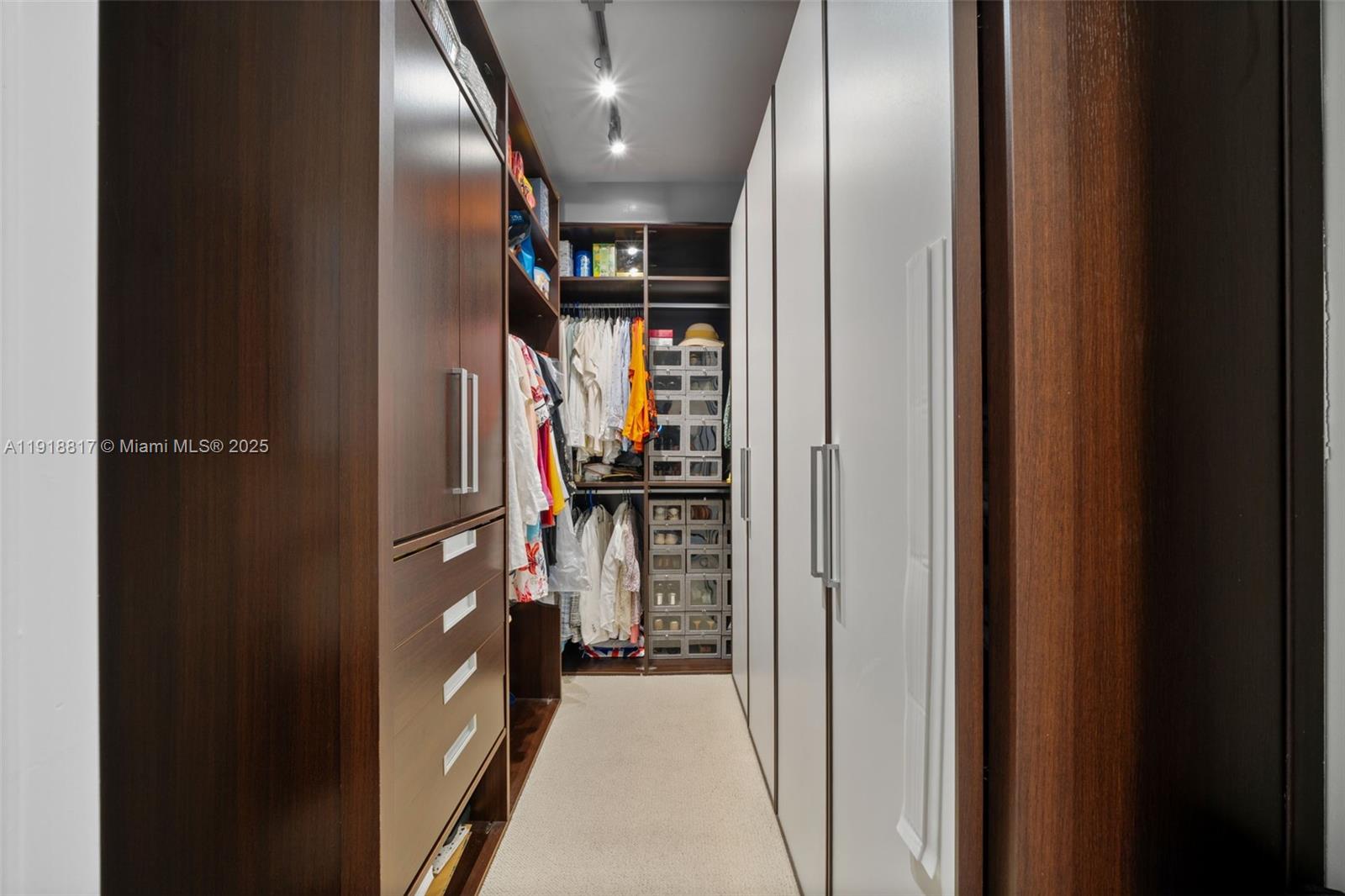 TURNBERRY VLG NO TOWER CO - Residential Lease