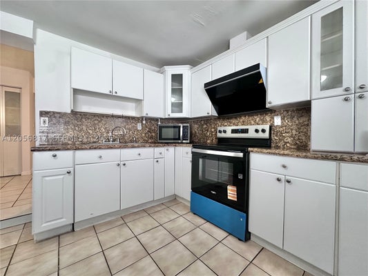 12021 SW 191ST ST # 1, MIAMI, FL 33177 - Image 33114bacb4c8e414b87aa71ca0dbcc15/244682165