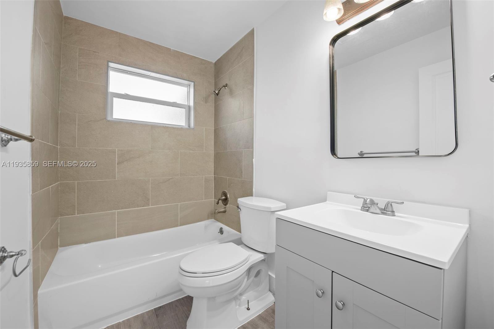 COLLIER ESTATES FIFTH ADD - Residential