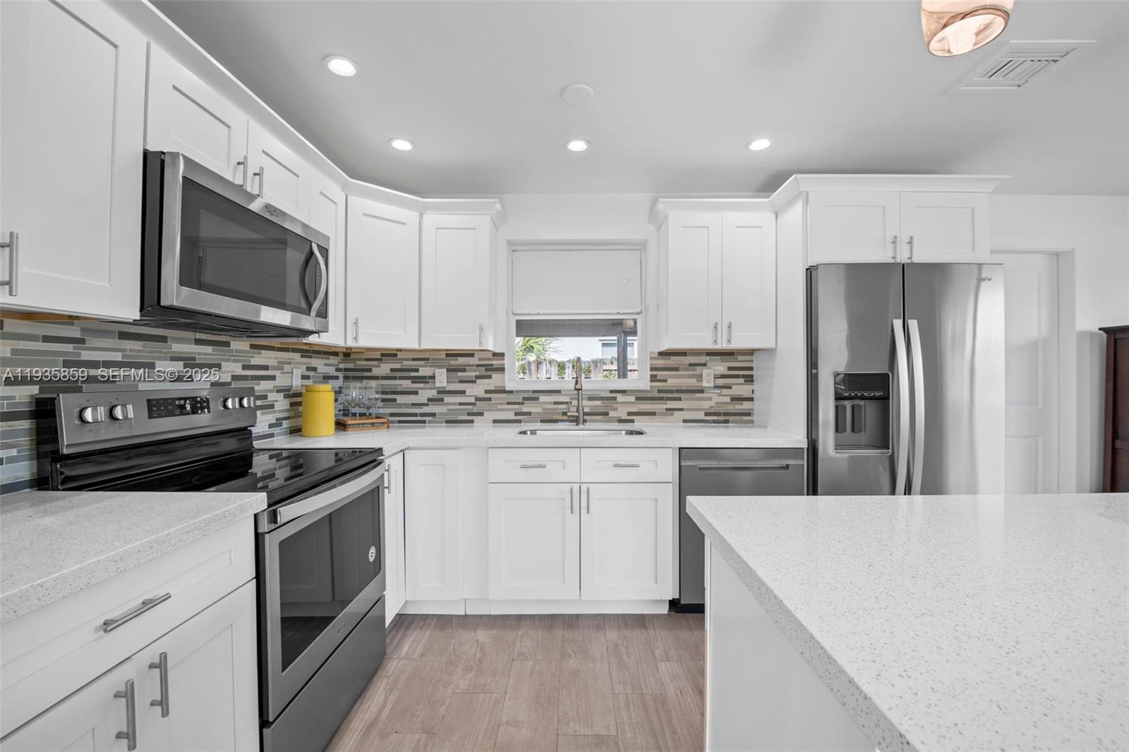 COLLIER ESTATES FIFTH ADD - Residential