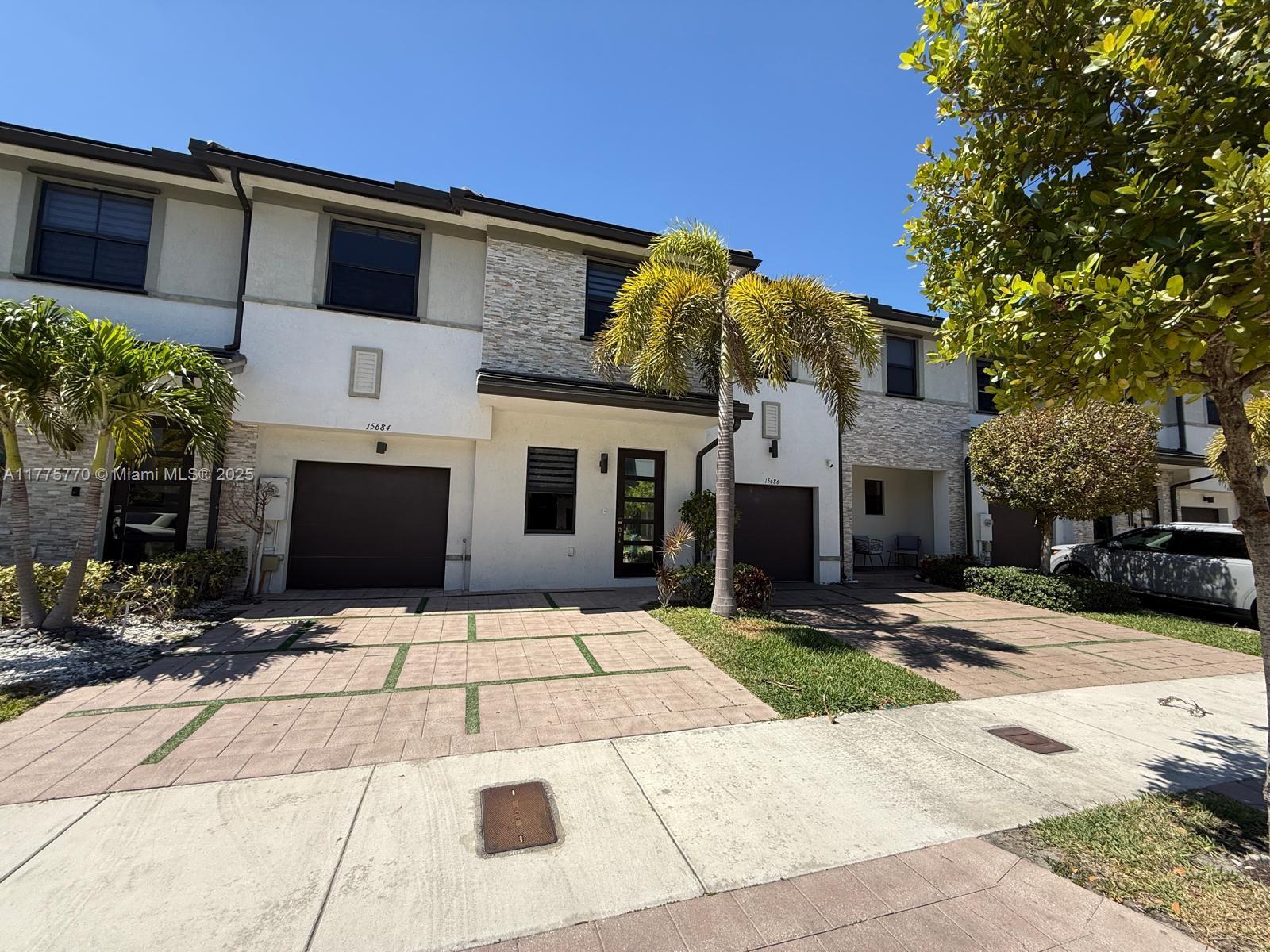 Rental Property at 15684 Nw 91st Ct 15684, Miami Lakes, Miami-Dade County, Florida - Bedrooms: 4 
Bathrooms: 4  - $3,650 MO.