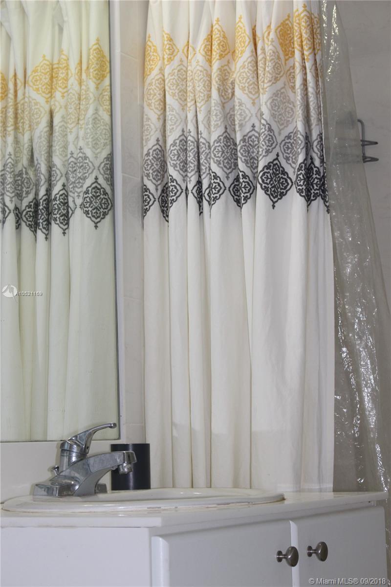 VILLAGGIO IN THE GROVE TO - Residential Lease