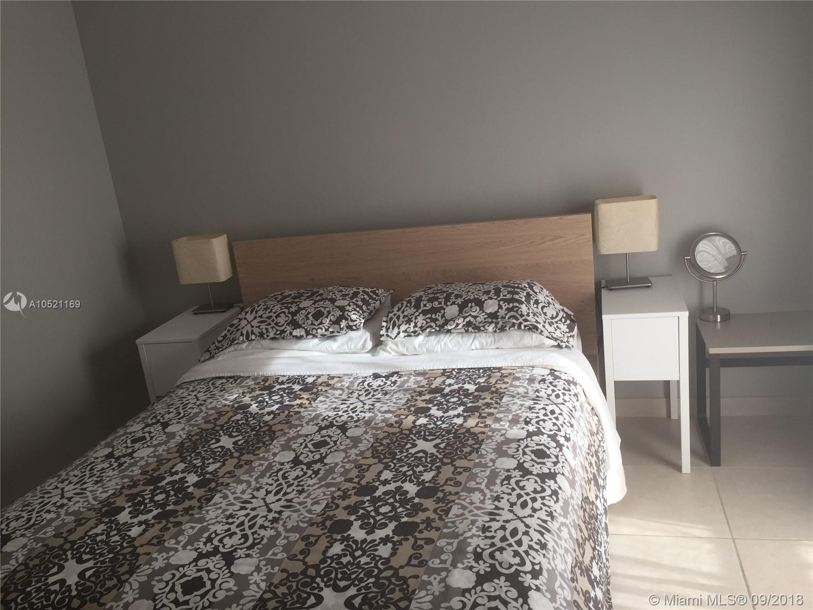 VILLAGGIO IN THE GROVE TO - Residential Lease