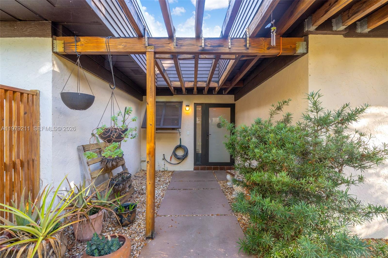 HOLLYWOOD GARDENS - Residential