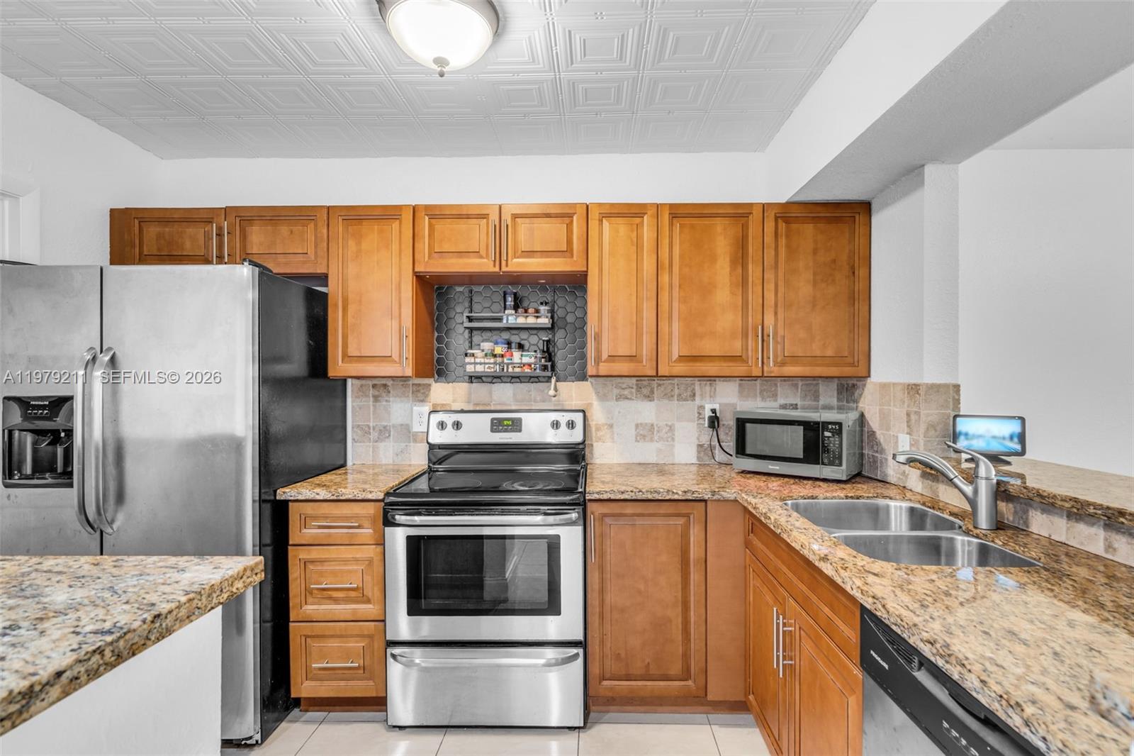 HOLLYWOOD GARDENS - Residential