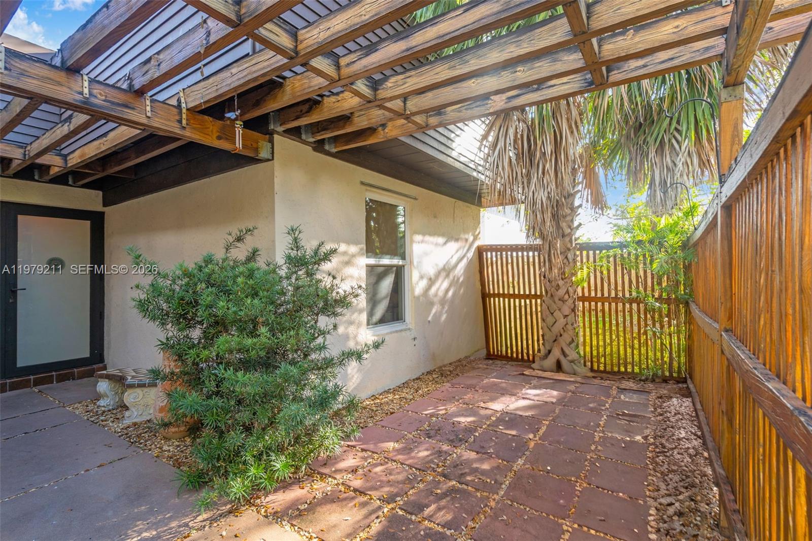 HOLLYWOOD GARDENS - Residential