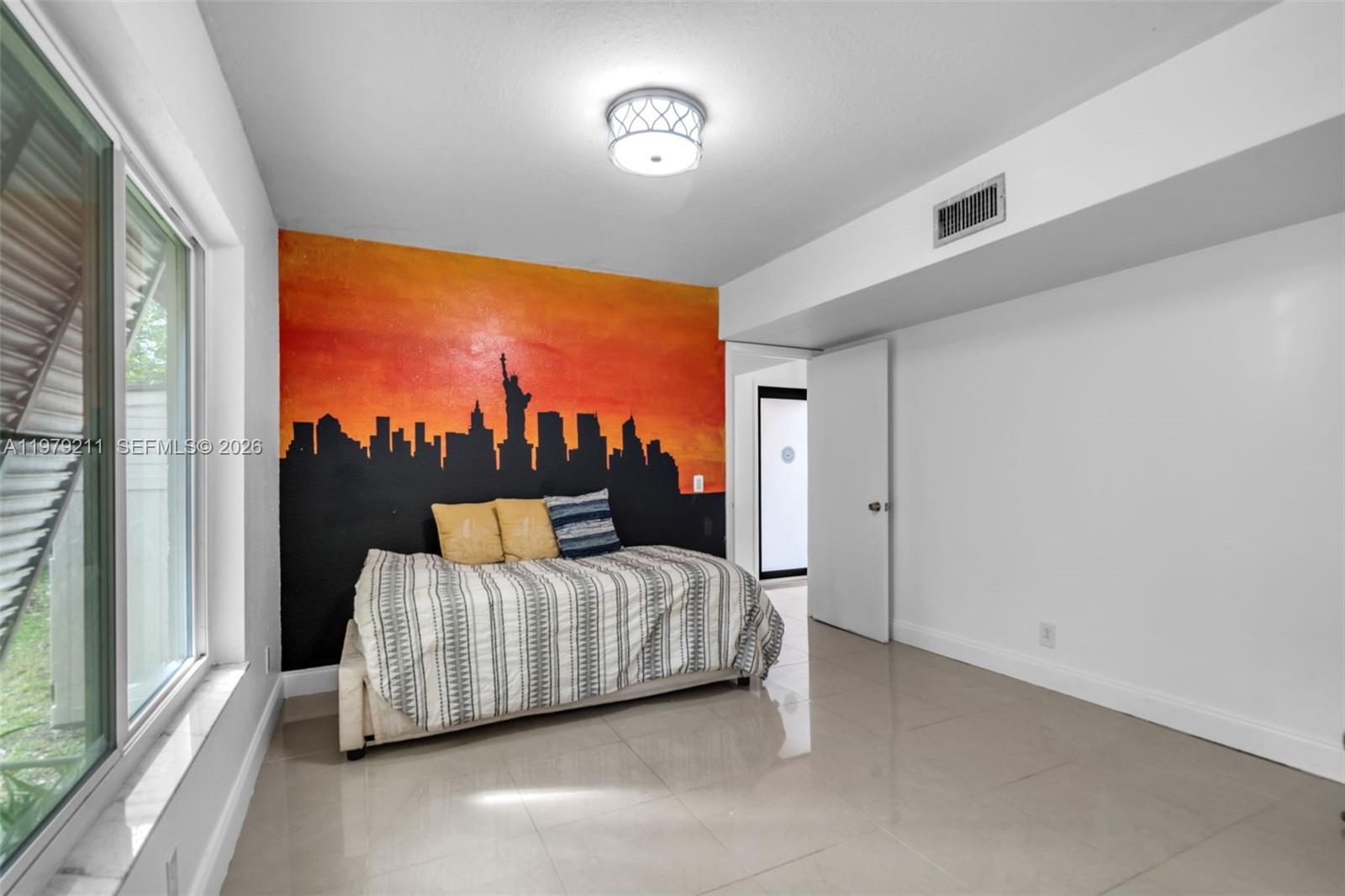 HOLLYWOOD GARDENS - Residential