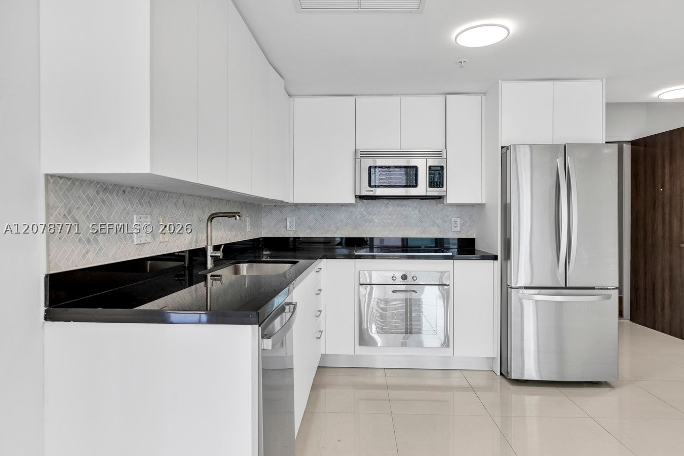 92 SW 3rd St 1403
