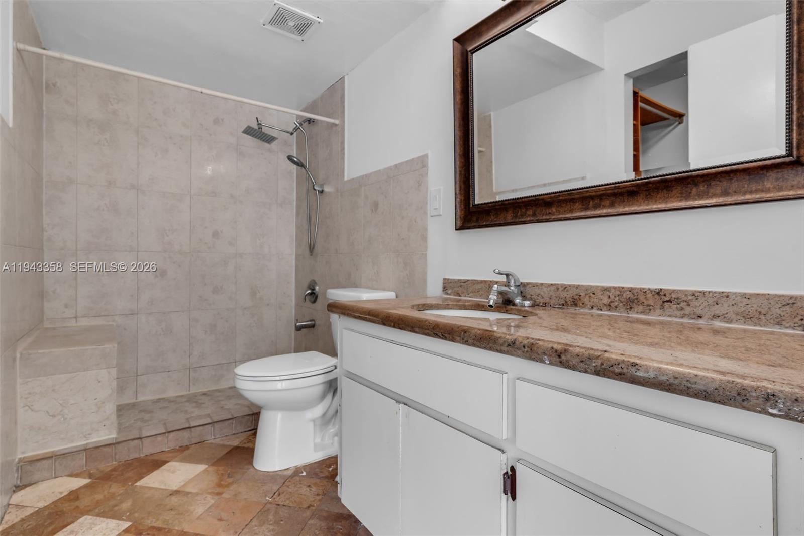 KENLAND POINTE CONDO II - Residential