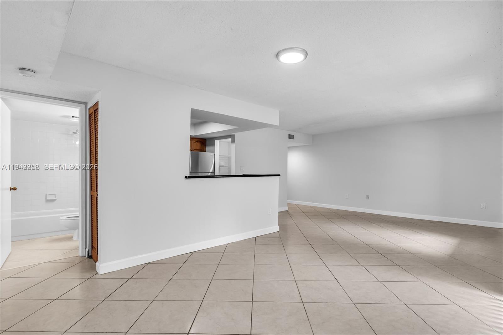 KENLAND POINTE CONDO II - Residential