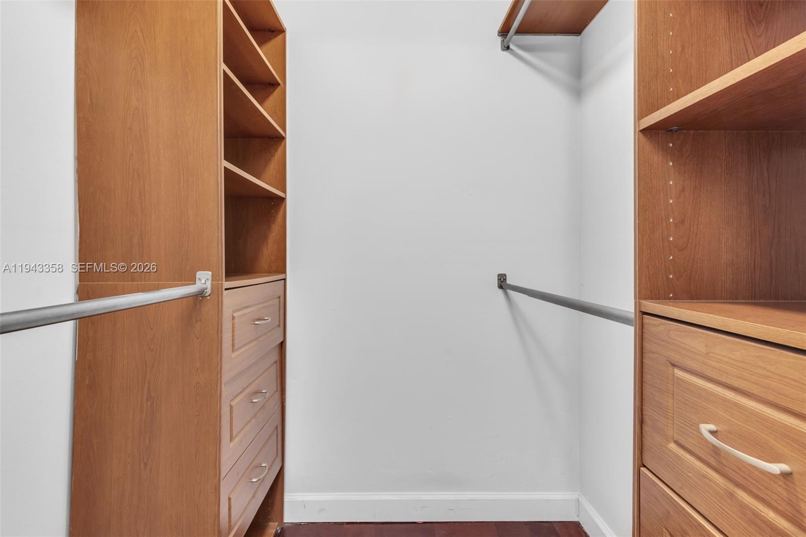 KENLAND POINTE CONDO II - Residential