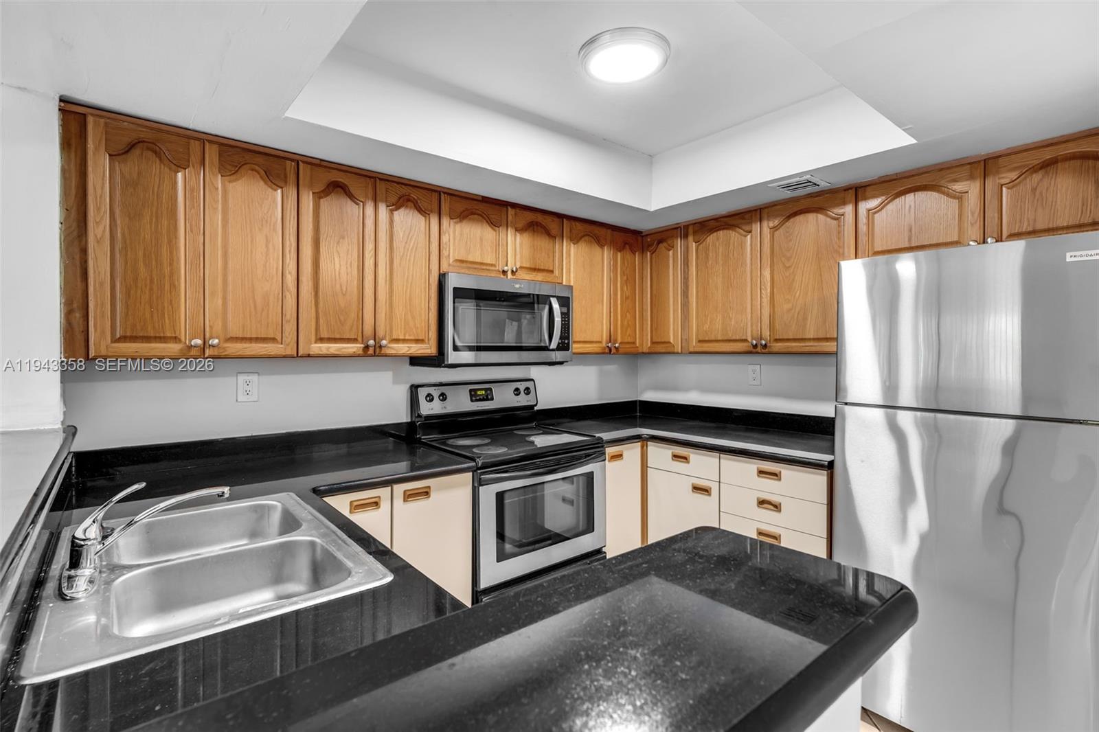 KENLAND POINTE CONDO II - Residential