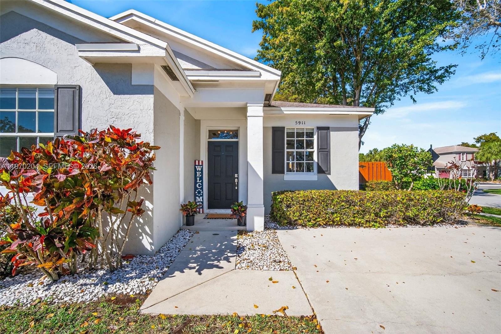 5911 Kelsey Ln