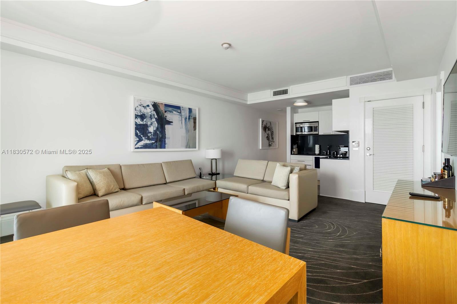 CASTILLO GRAND HOTEL RESI - Residential