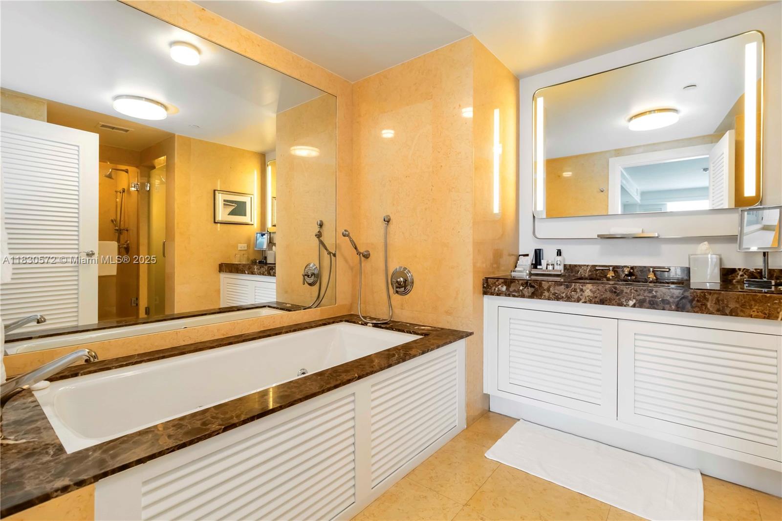 CASTILLO GRAND HOTEL RESI - Residential