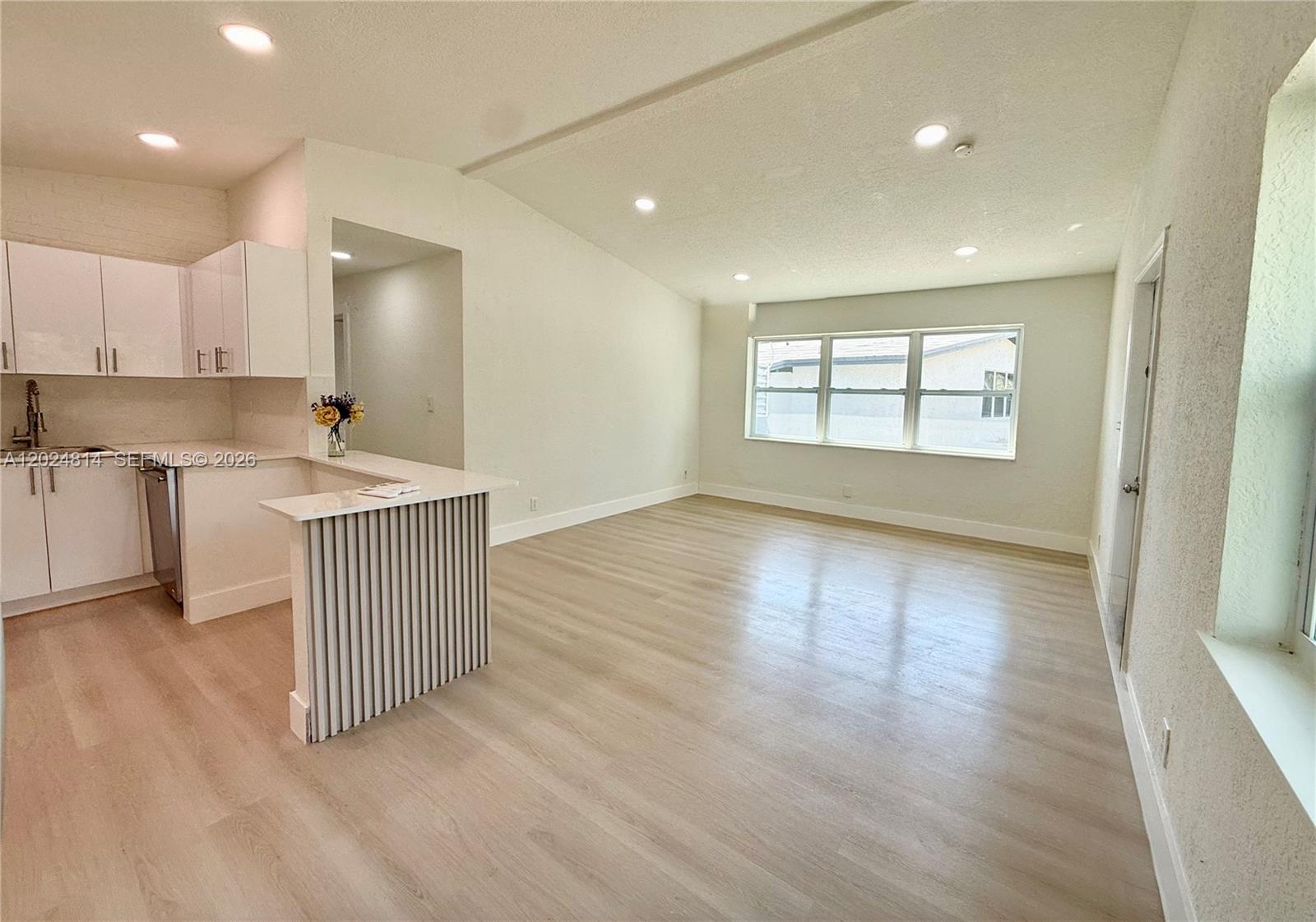 LAUDERDALE MANORS RESUB O - Residential