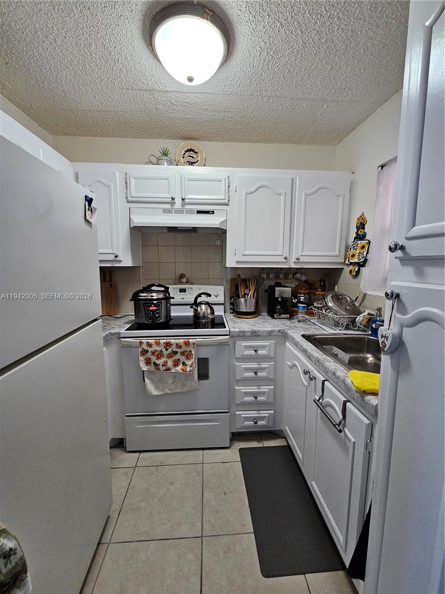 6820 W Flagler St 202