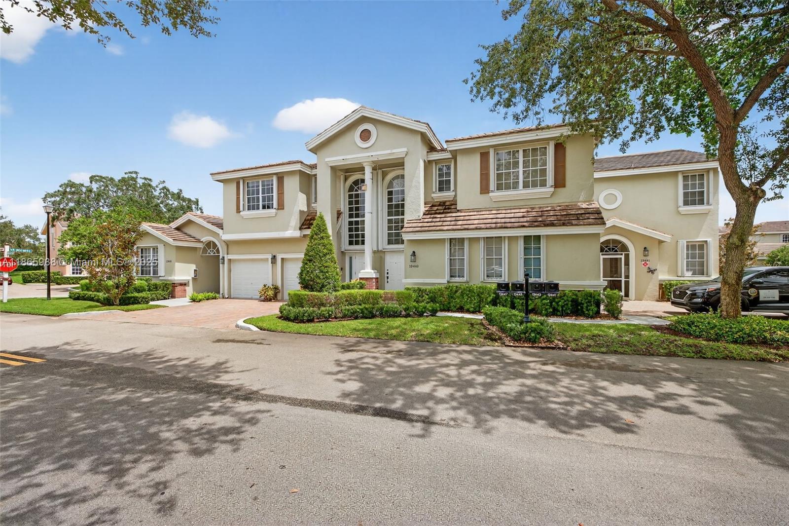 EAGLE TRACE - Residential