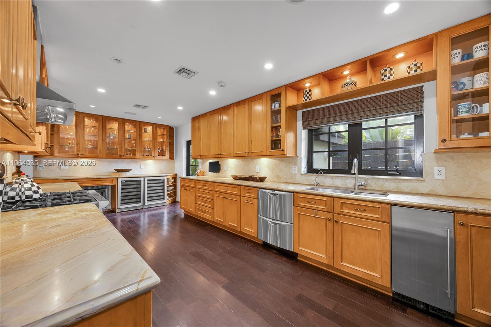 NATOMA MANORS - Residential