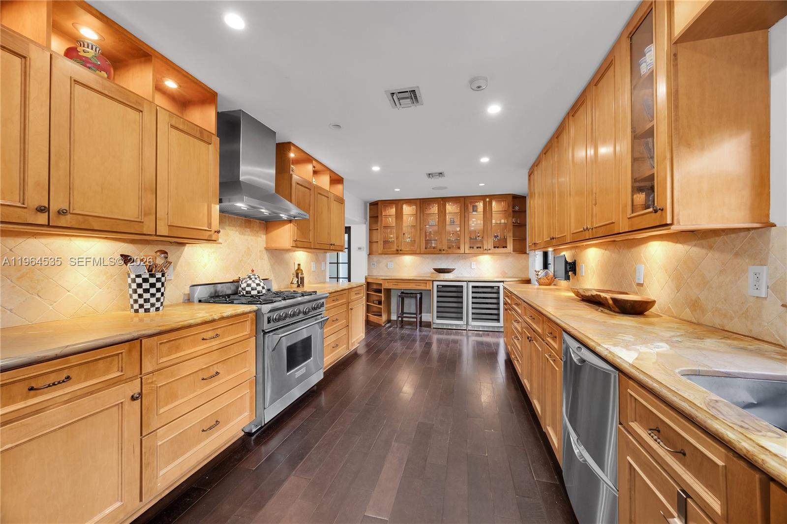 NATOMA MANORS - Residential