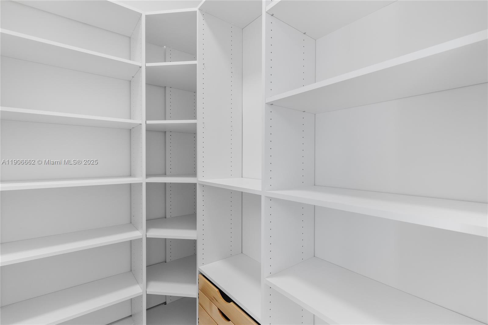 SURPRISE LAKE - Residential