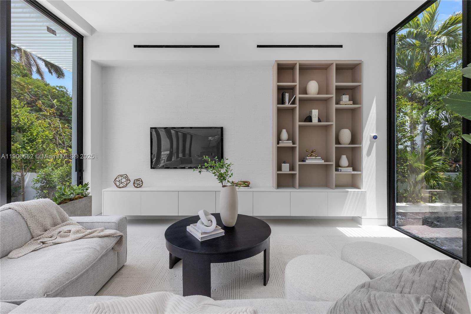 SURPRISE LAKE - Residential