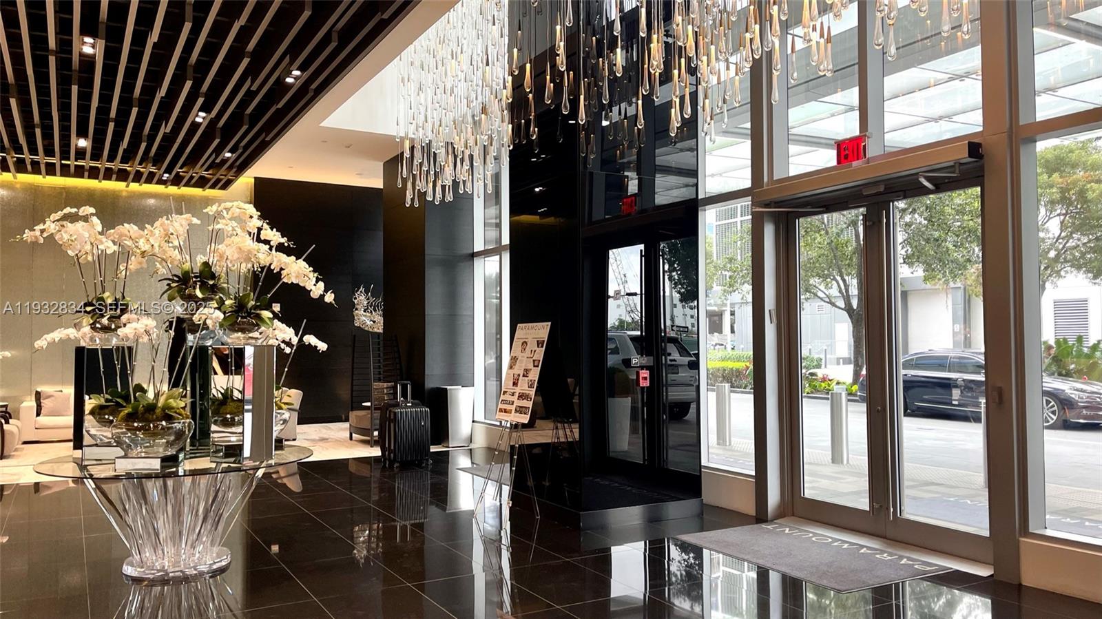 PARAMOUNT MIAMI WORLDCENT - Residential