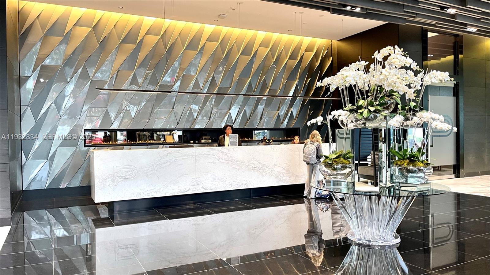 PARAMOUNT MIAMI WORLDCENT - Residential