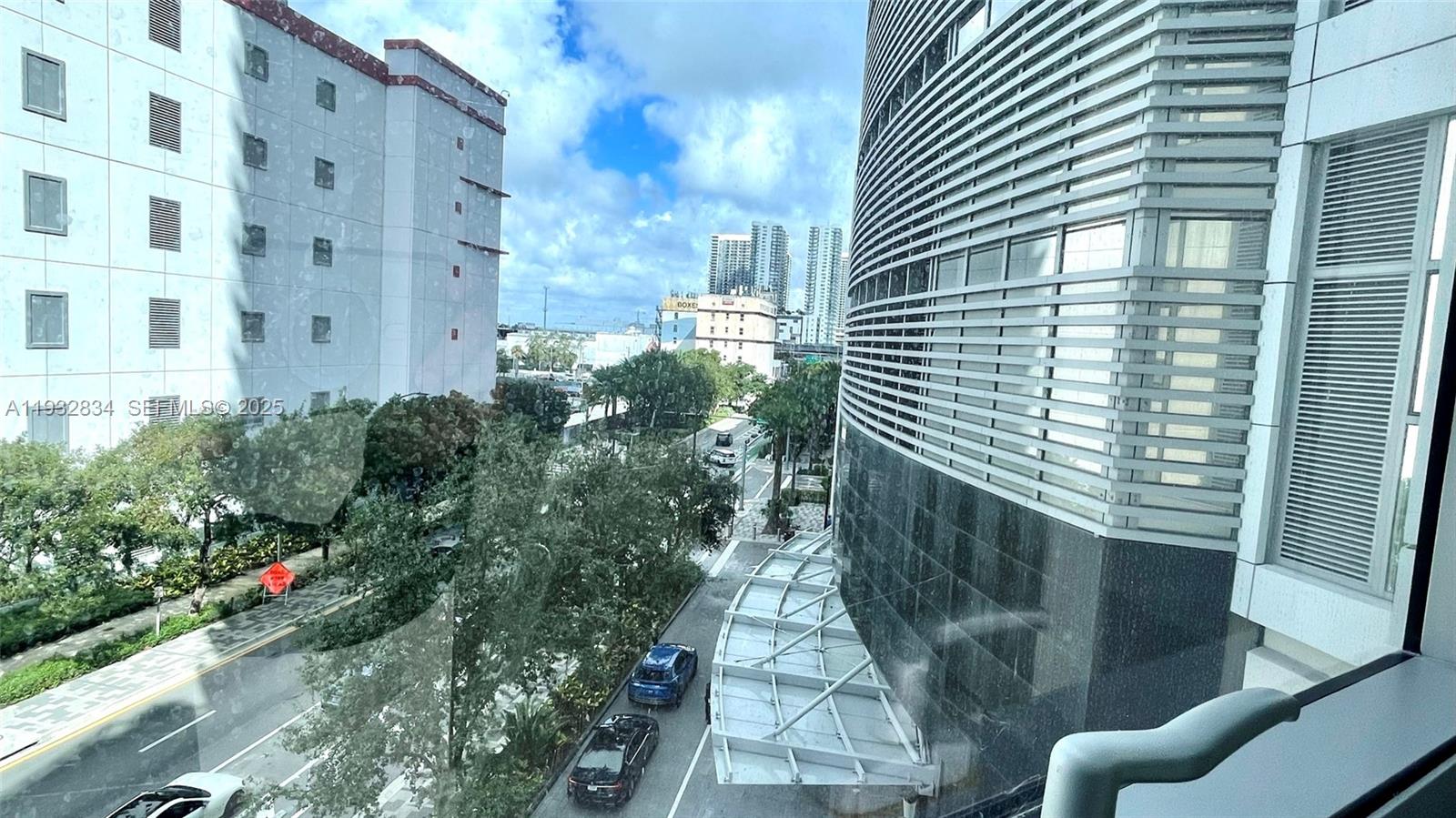 PARAMOUNT MIAMI WORLDCENT - Residential