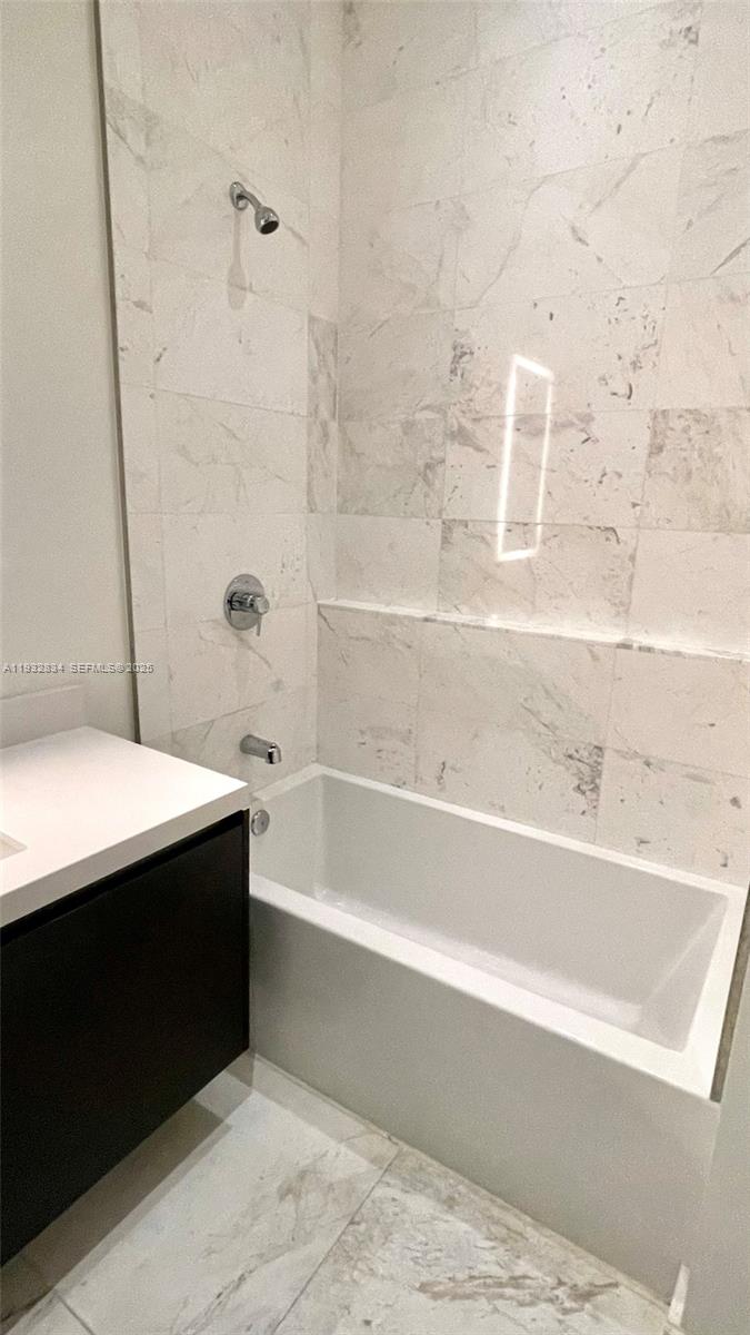 PARAMOUNT MIAMI WORLDCENT - Residential