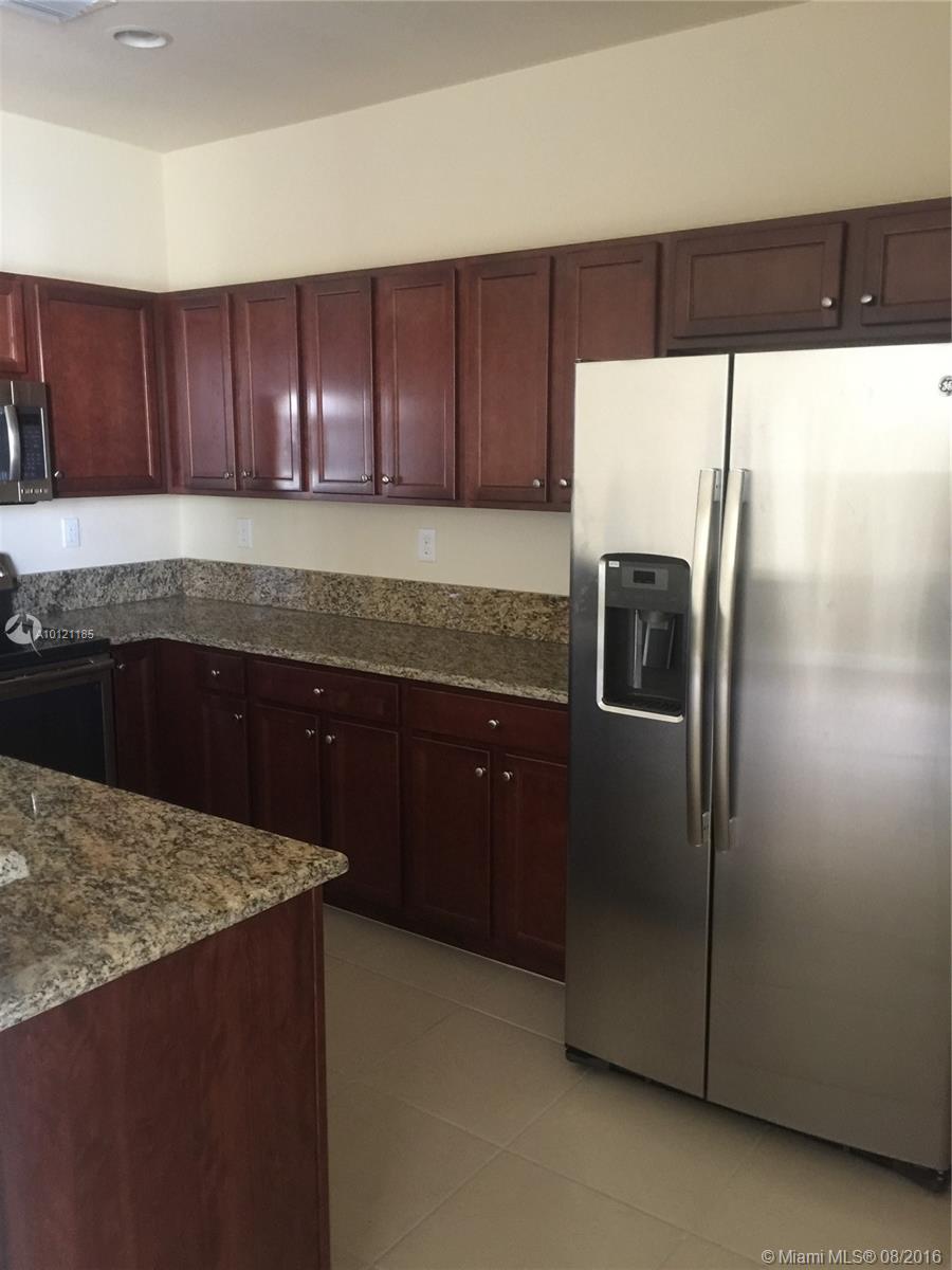 KENDALL COMMONS - Residential Lease