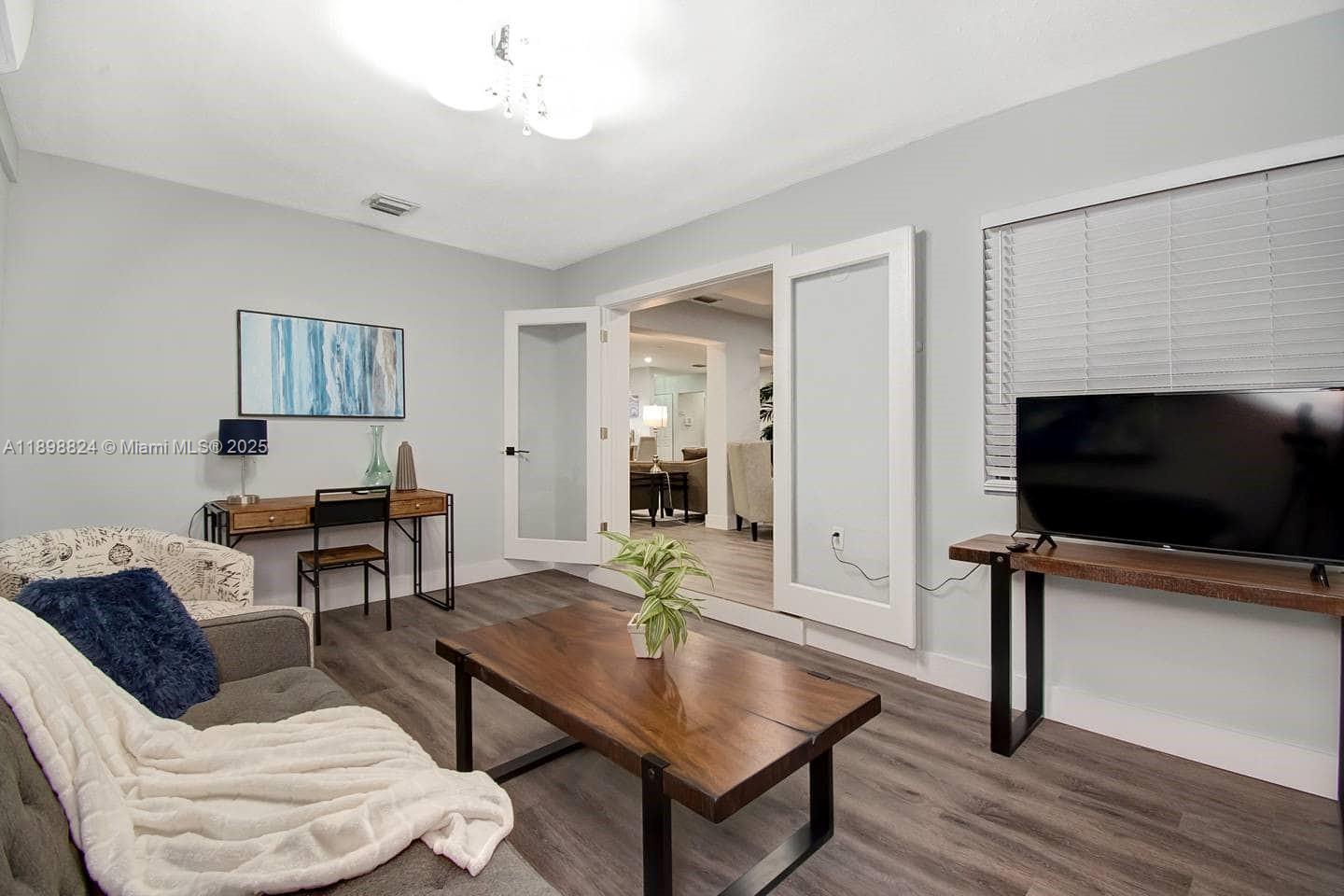 GULFSTREAM ESTATES NO 3 - Residential Lease