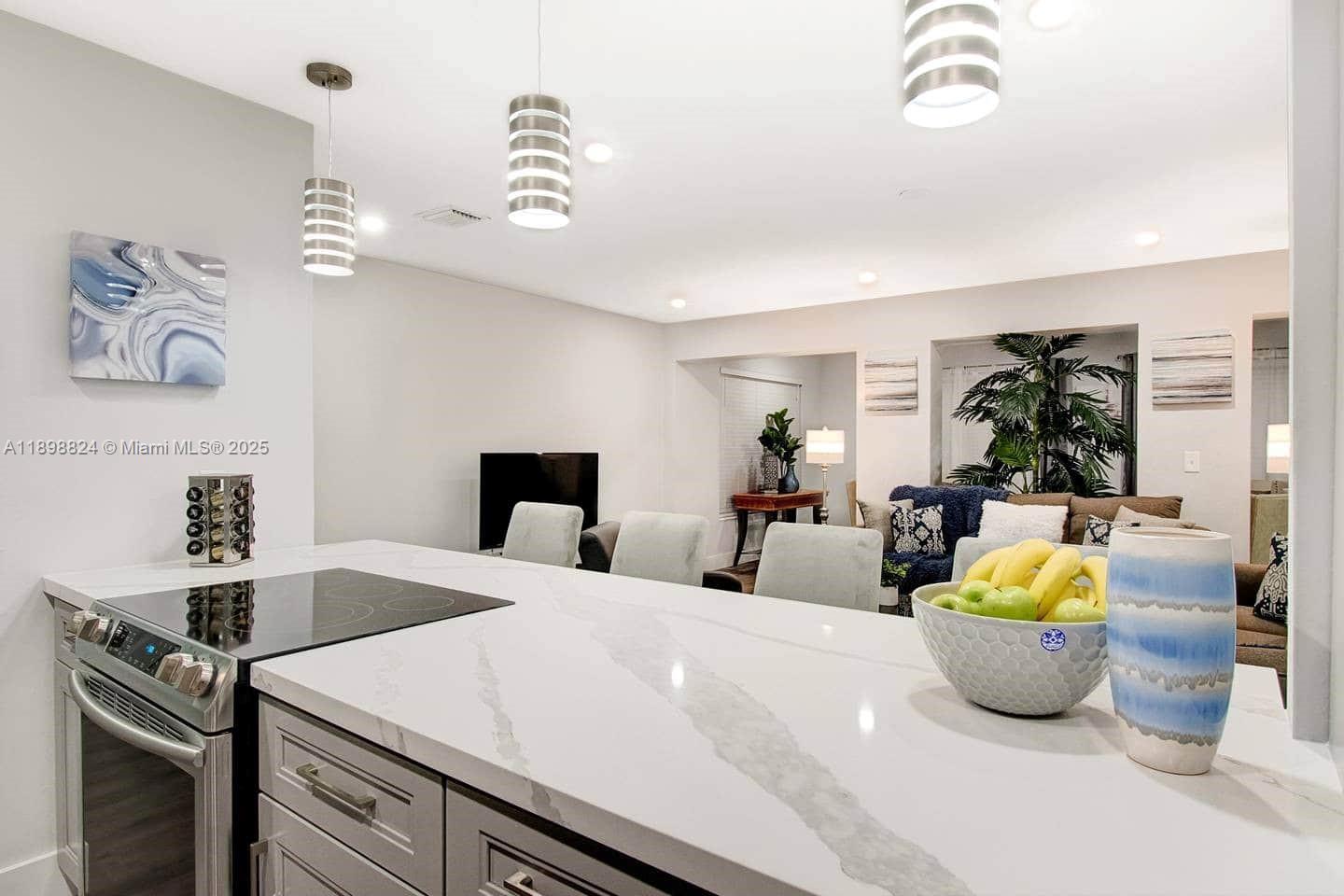 GULFSTREAM ESTATES NO 3 - Residential Lease