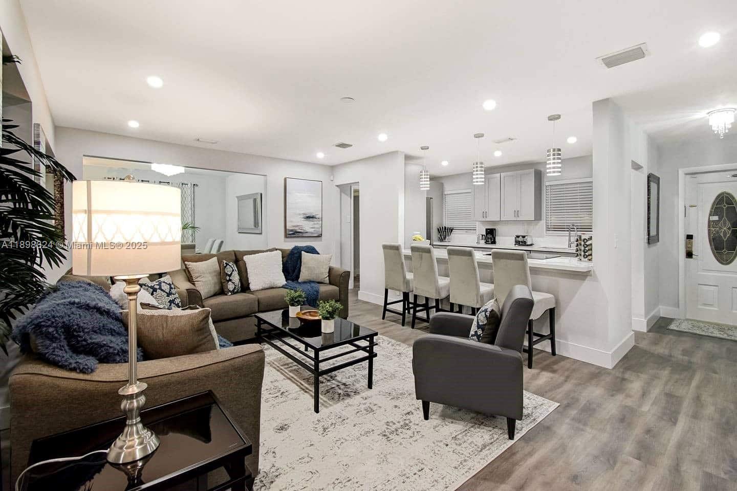 GULFSTREAM ESTATES NO 3 - Residential Lease