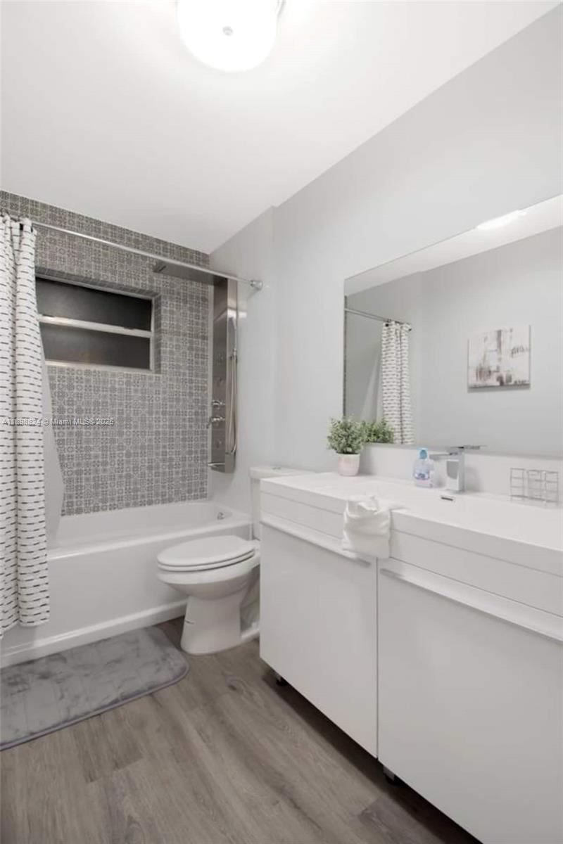 GULFSTREAM ESTATES NO 3 - Residential Lease