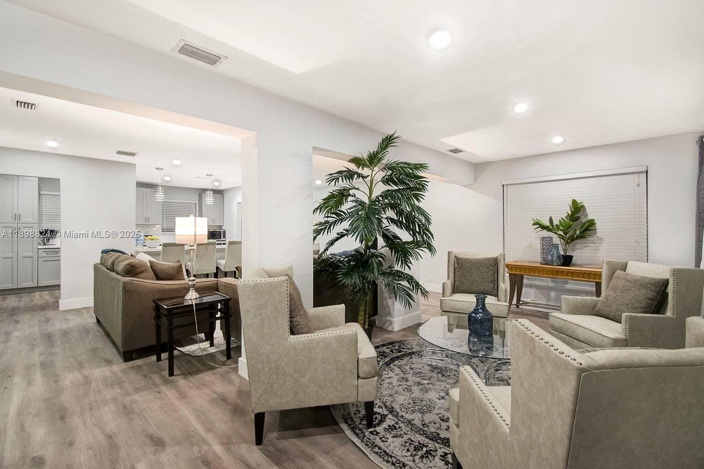 GULFSTREAM ESTATES NO 3 - Residential Lease