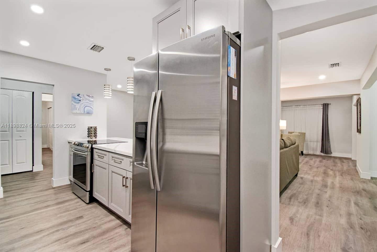 GULFSTREAM ESTATES NO 3 - Residential Lease