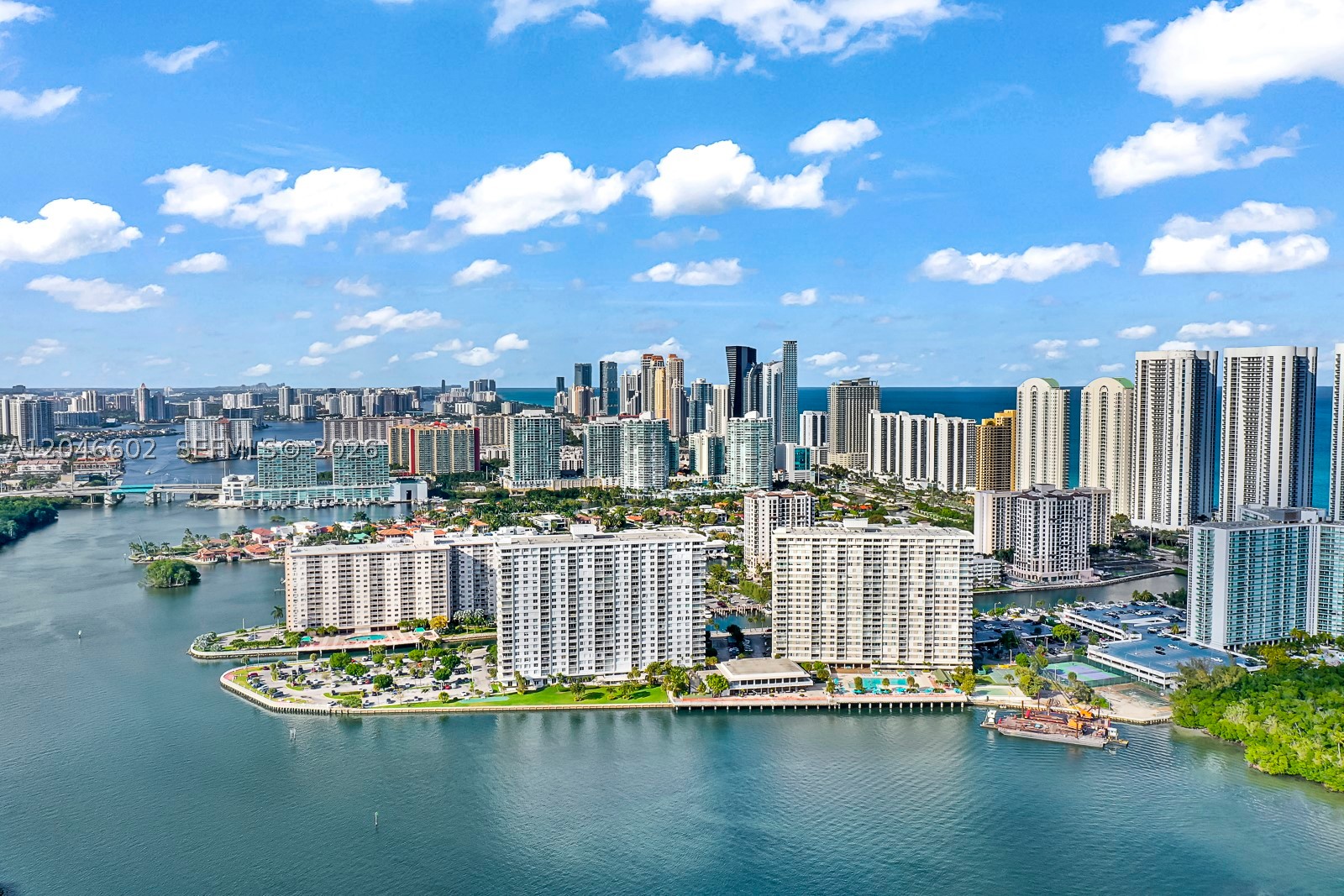 300 Bayview Dr 1709