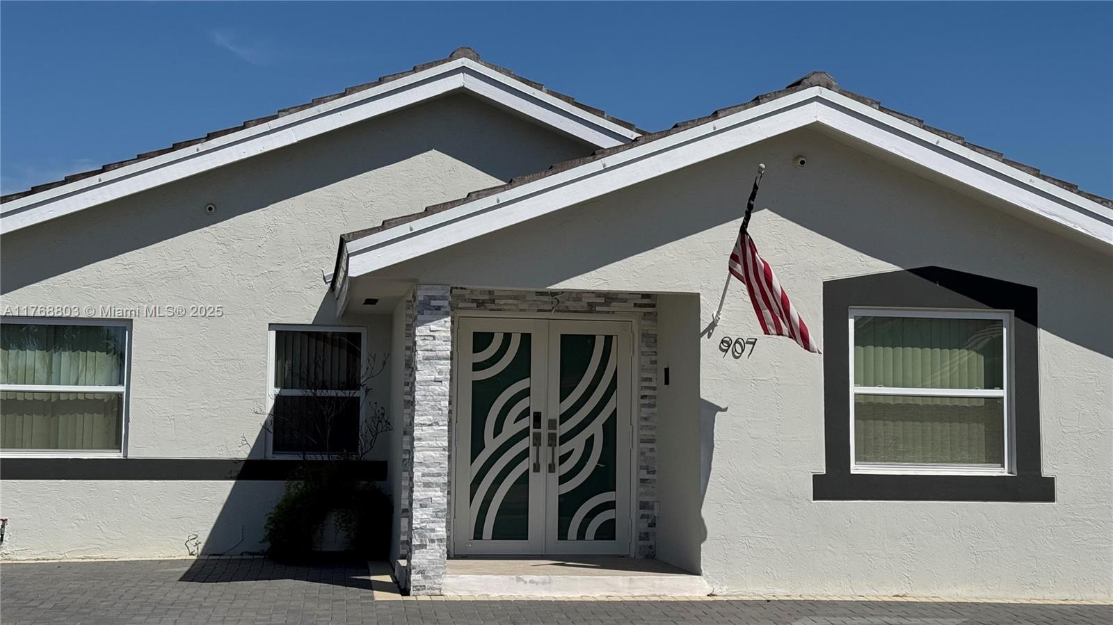 907 SW 140th Ave