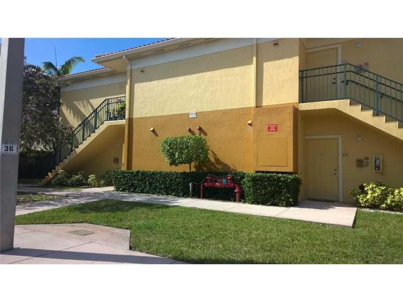 BEATIFULL, 3BEDROOMS 2 BATHROOMS, CONDO IN PALM GARDENS AT DORAL FOR RENT"""GREAT LOCATION"""GATED COMMUNITY""UPGRADED KITCHEN AND BATHROOMS""ALSO AVAILABLE FURNISHED, PRICE TO AGREE IF PROPERTY IS RENTED FURNISHED.