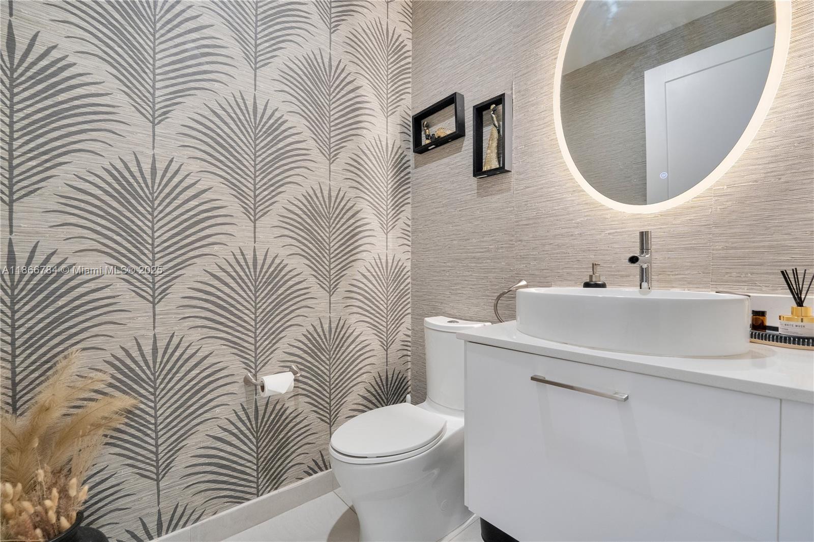 DOWNTOWN DORAL SOUTH PHAS - Residential Lease