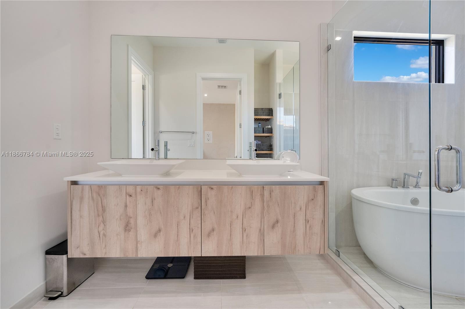 DOWNTOWN DORAL SOUTH PHAS - Residential Lease