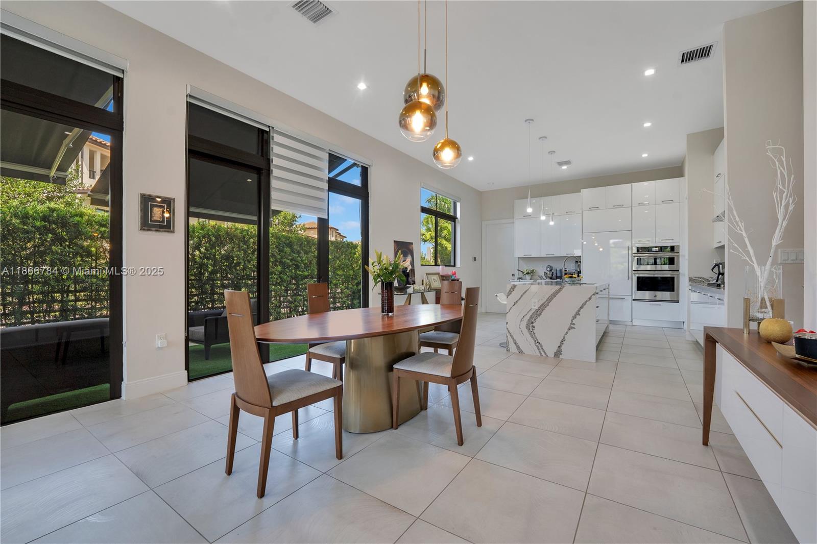 DOWNTOWN DORAL SOUTH PHAS - Residential Lease