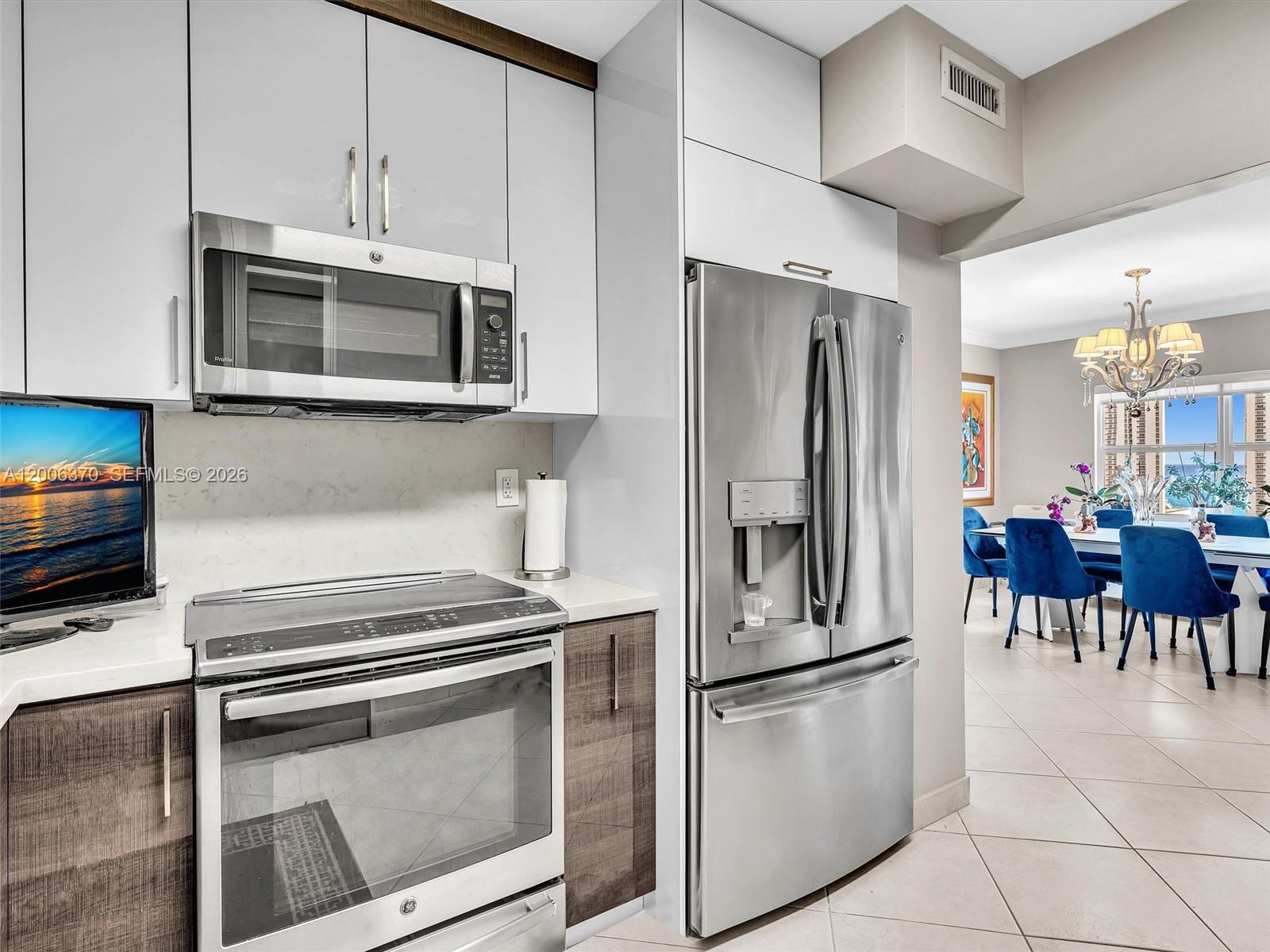 ARLEN HOUSE WEST CONDO - Residential