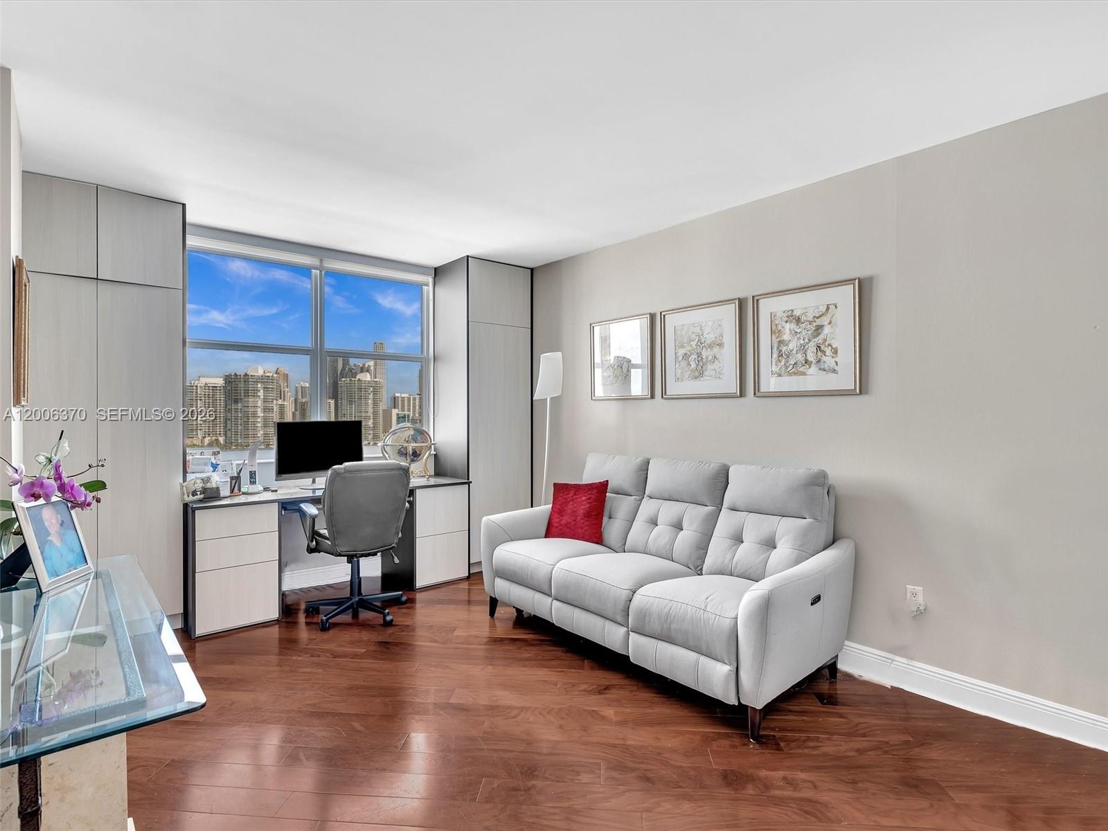 ARLEN HOUSE WEST CONDO - Residential